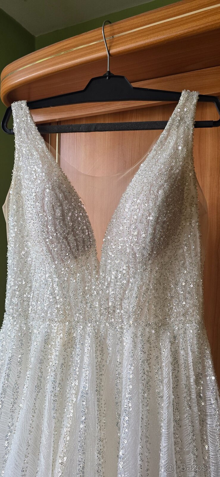 Suknia ślubna z cekinami - 2