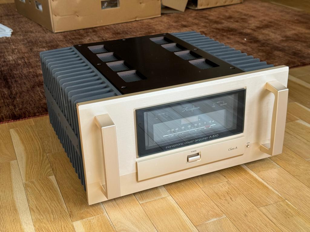 Accuphase A-200 Monoblokowe wzmacniacze mocy - 2
