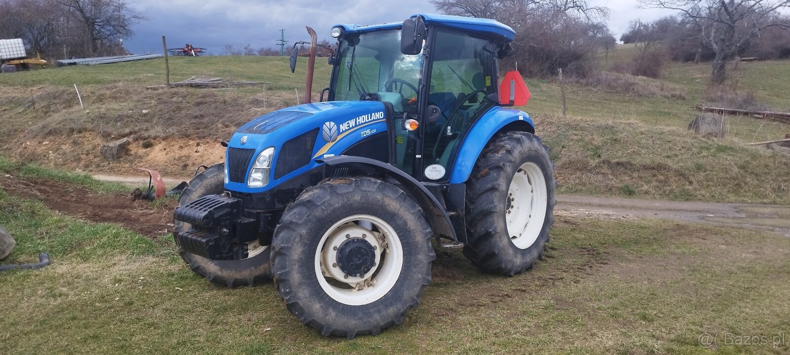 New Holland TD5.105 - 2