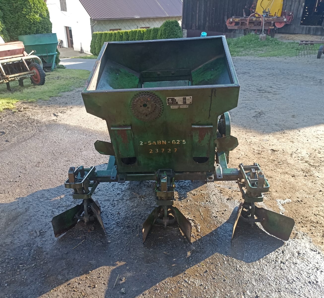 Sadzarka do ziemniaków czeska Agrozet - 2