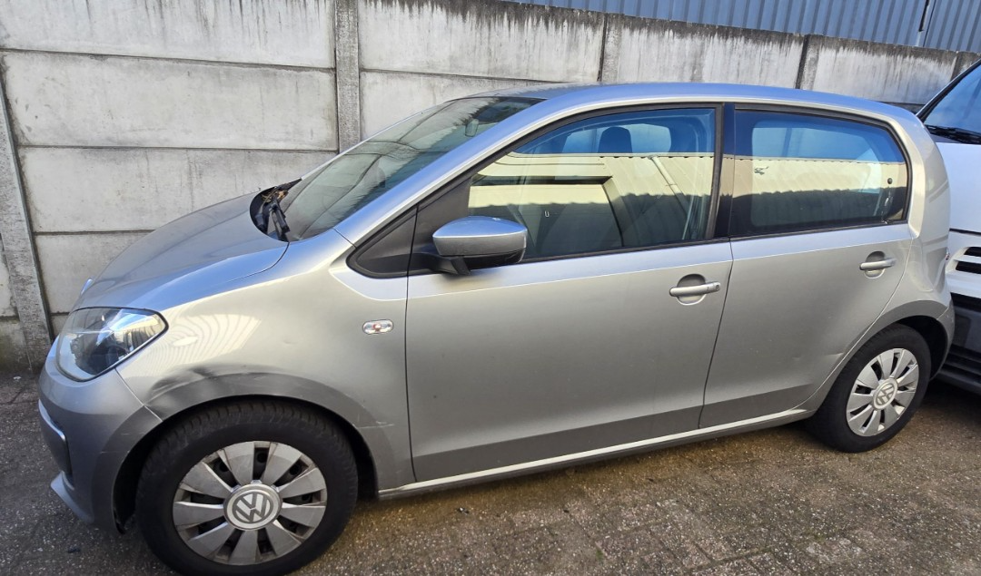 Volkswagen UP 1.0 - 2