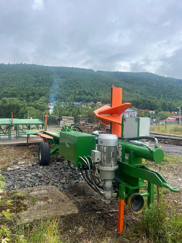 Oferuję na sprzedaż łuparkę Tark-50 - 2