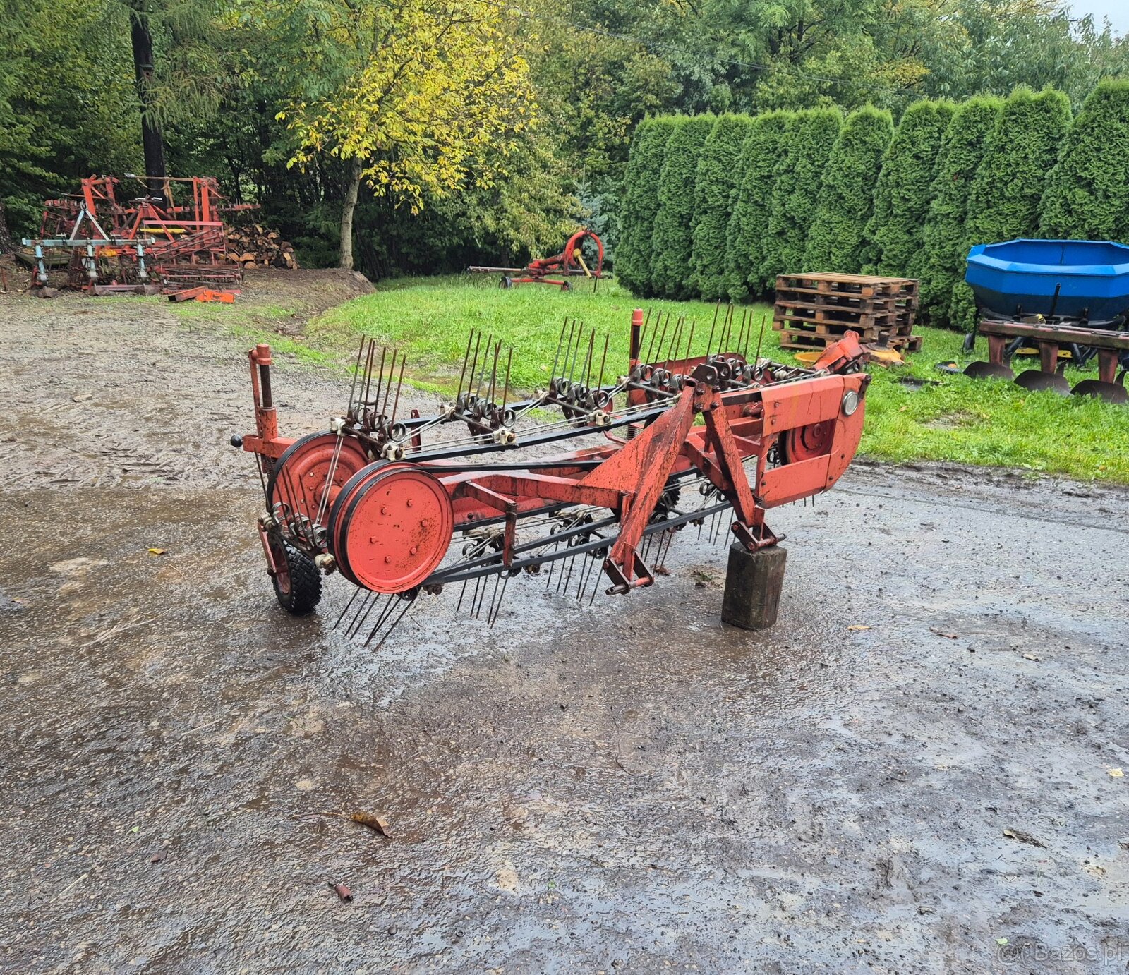 Przewracarka zgrabiarka taśmowa taśmówka jugosłowiańska SIP - 2