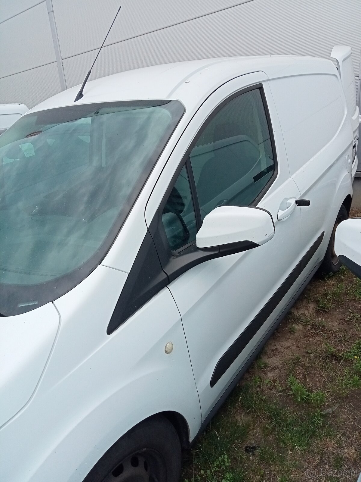 Ford Transit Courier - 2