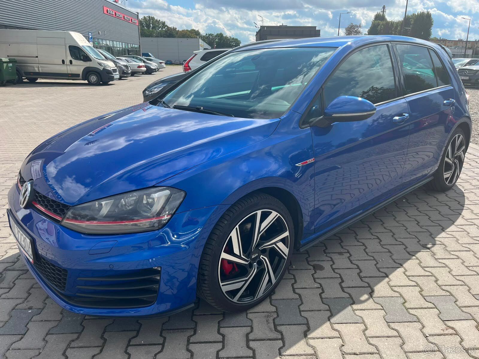 Volkswagen Golf GTI 2.0 230 KM - 2