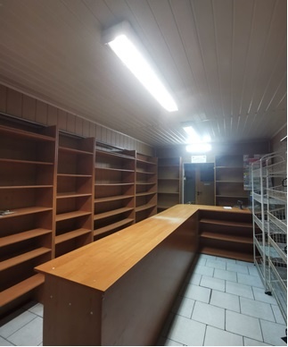 Dwa lokale, jeden z najemcą sprzedam - 2