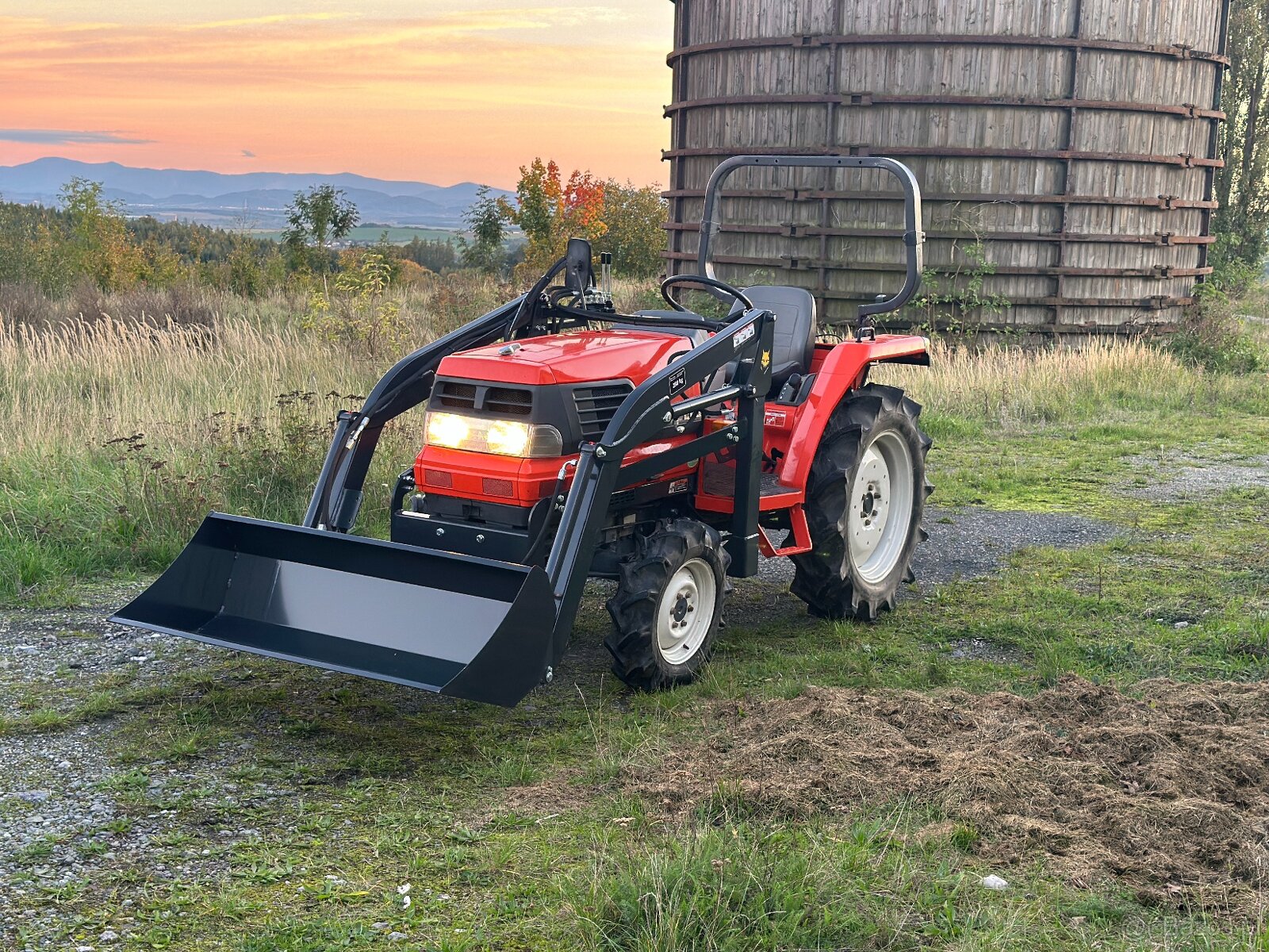 KUBOTA GL240 z ładowarka - 2