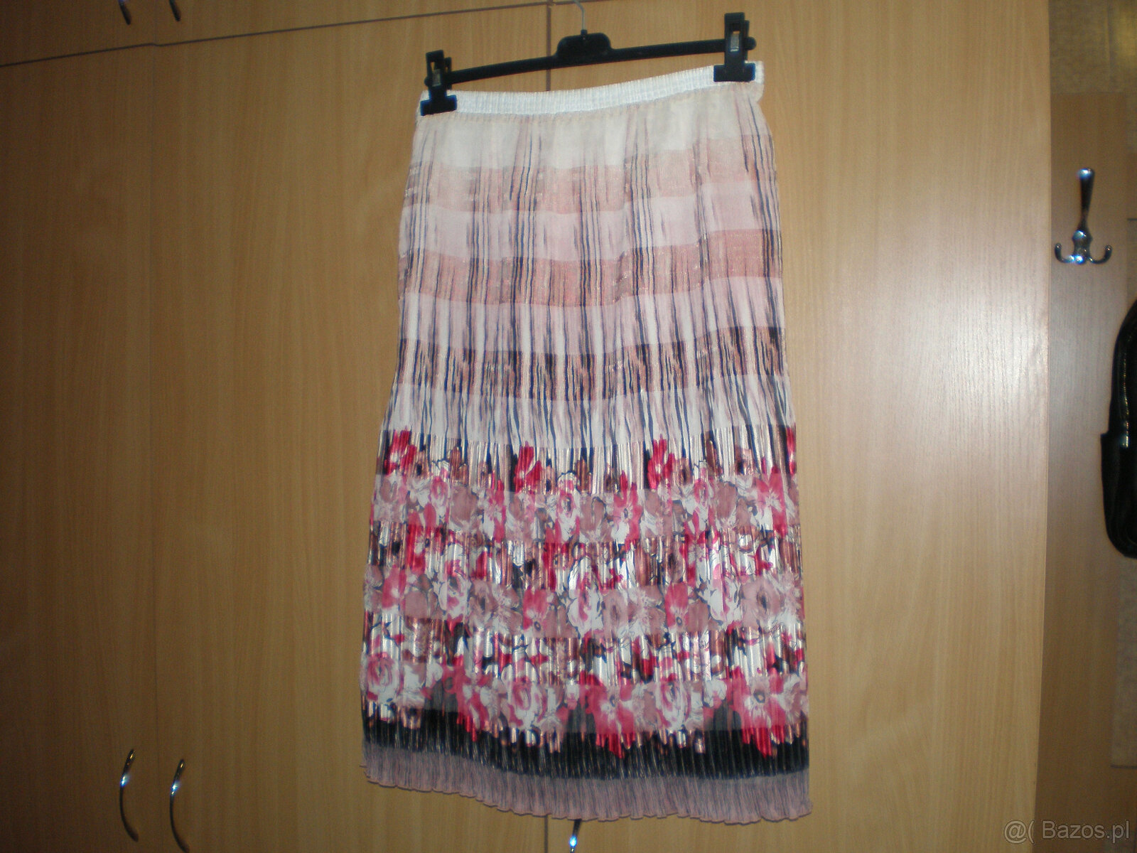 Sprzedam spódnicę damską, na podszewce, używaną, rozmiar 42. - 2
