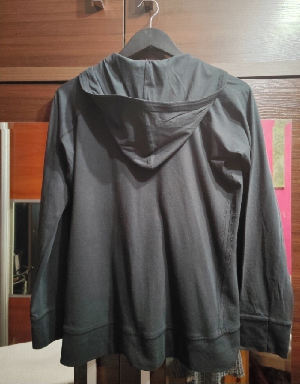 Bluza czarna z kapturem - 2