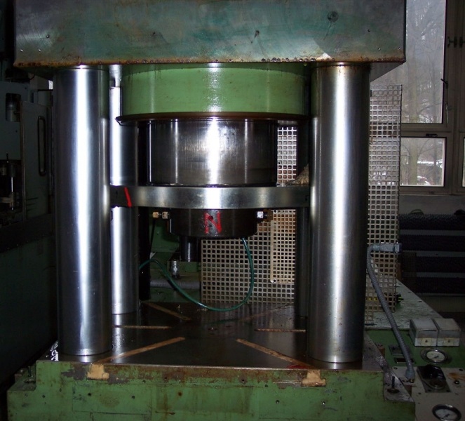 Prasa hydrauliczna H4SP - 300 - 2