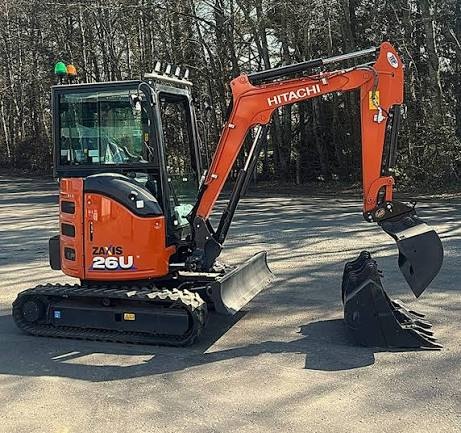 Hitachi ZX26U 2025 – 300h – stan idealny
- 2