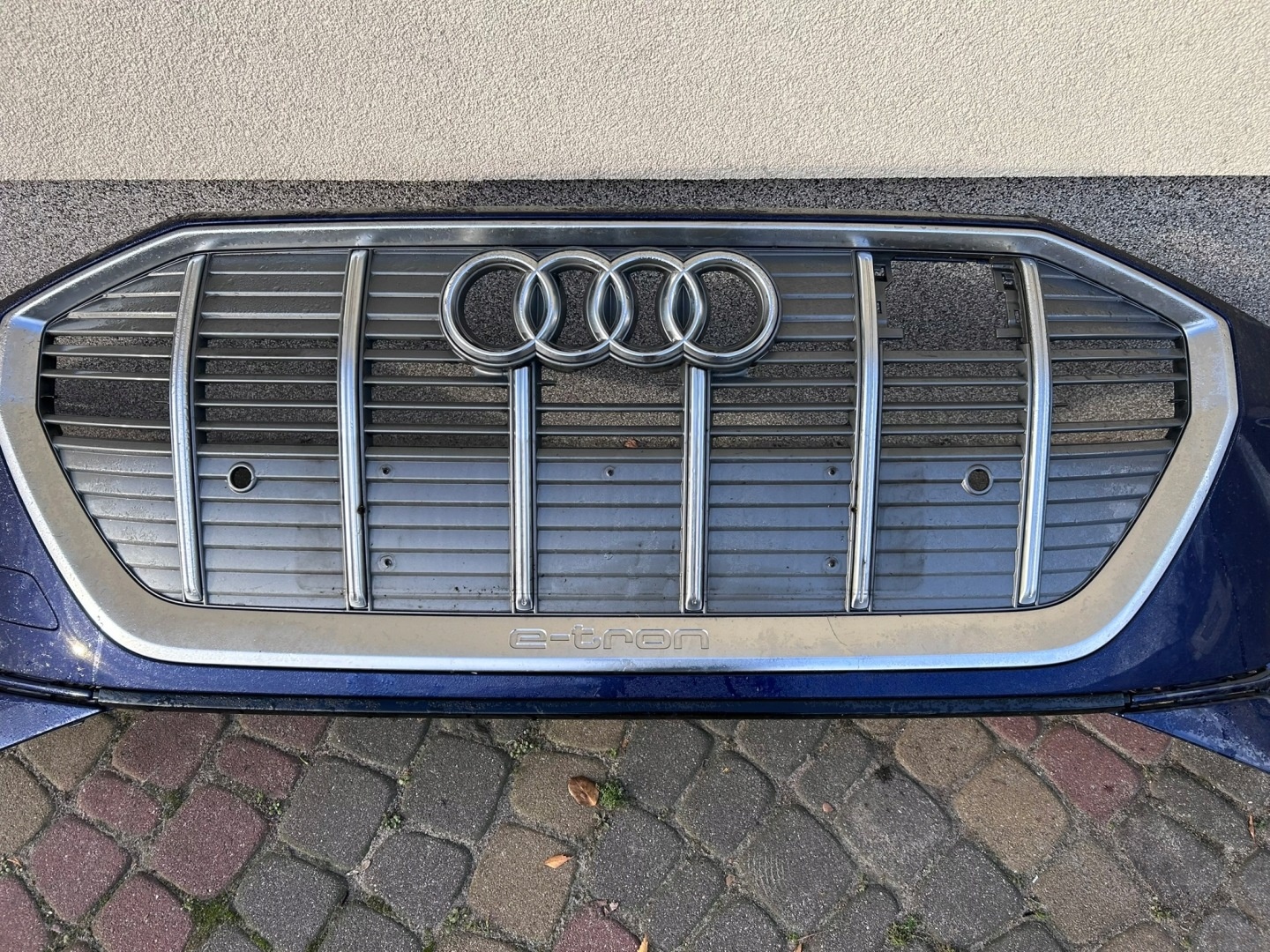 Zderzak przód Audi Q8 E-Tron 4KE807437C - 2