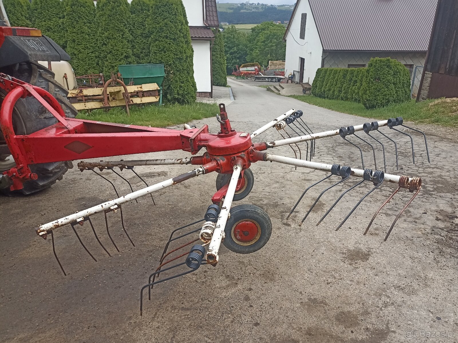Zgrabiarka karuzelowa KUHN GA 280 SP - 2