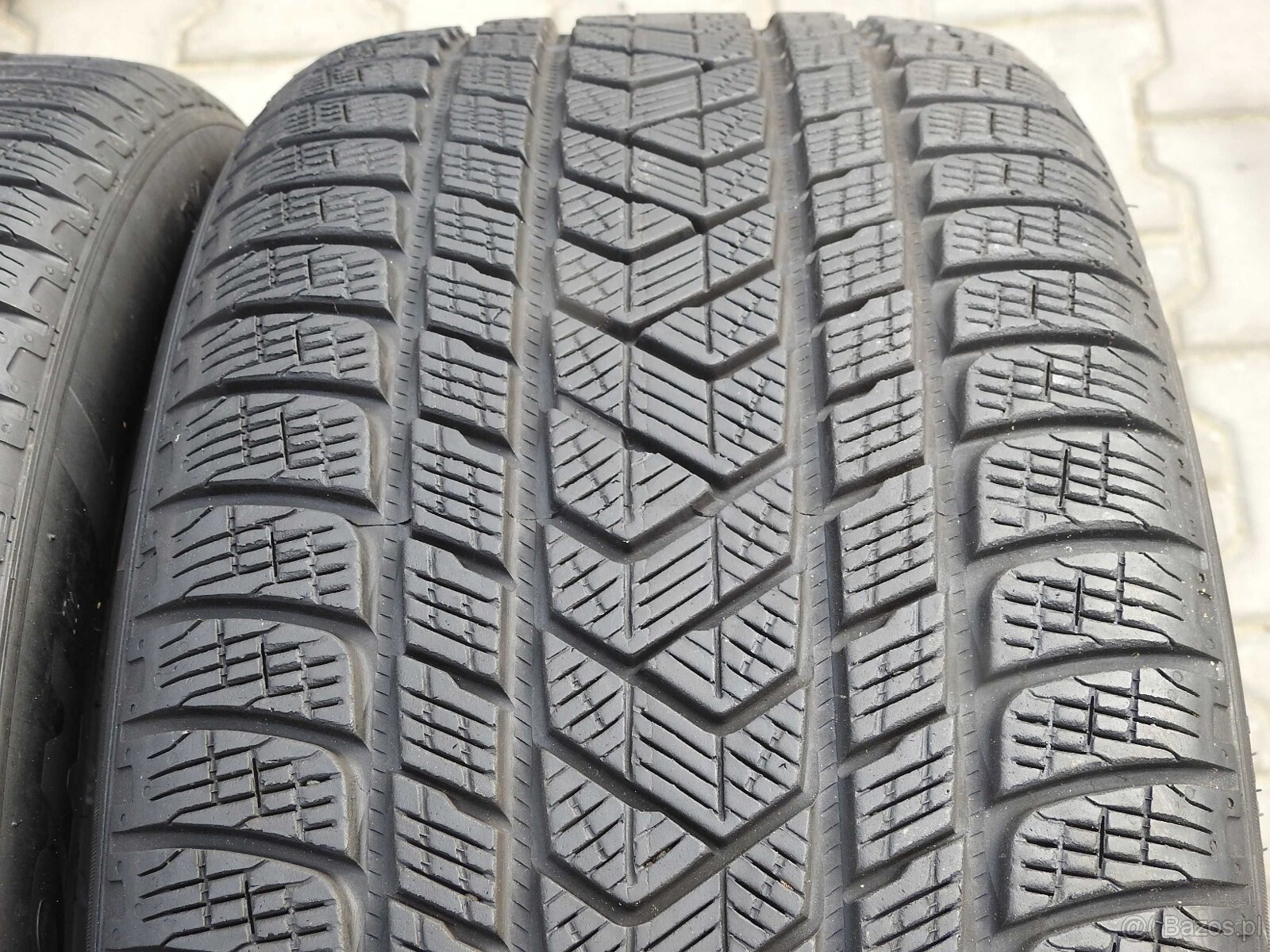 Opony zimowe Pirelli Scorpions Winter 285/45R19 - 2