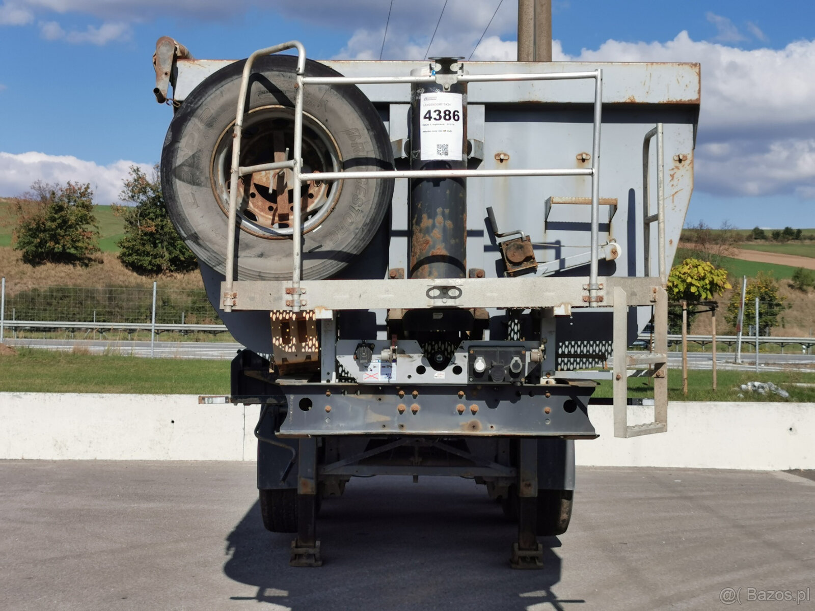 Sprzedam naczepę wywrotkę LANGENDORF SK24 - 2