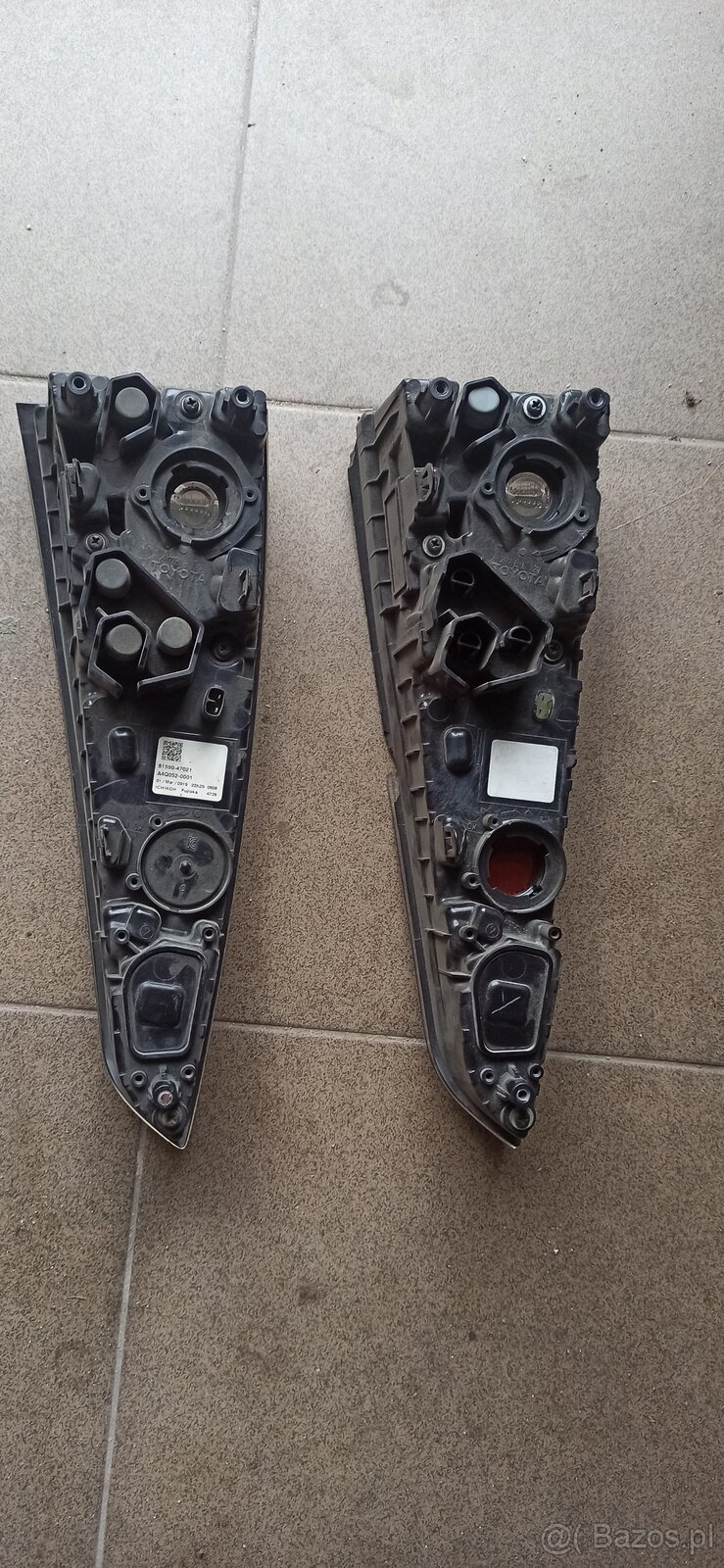 Lampa Toyota Prius P4 - 2