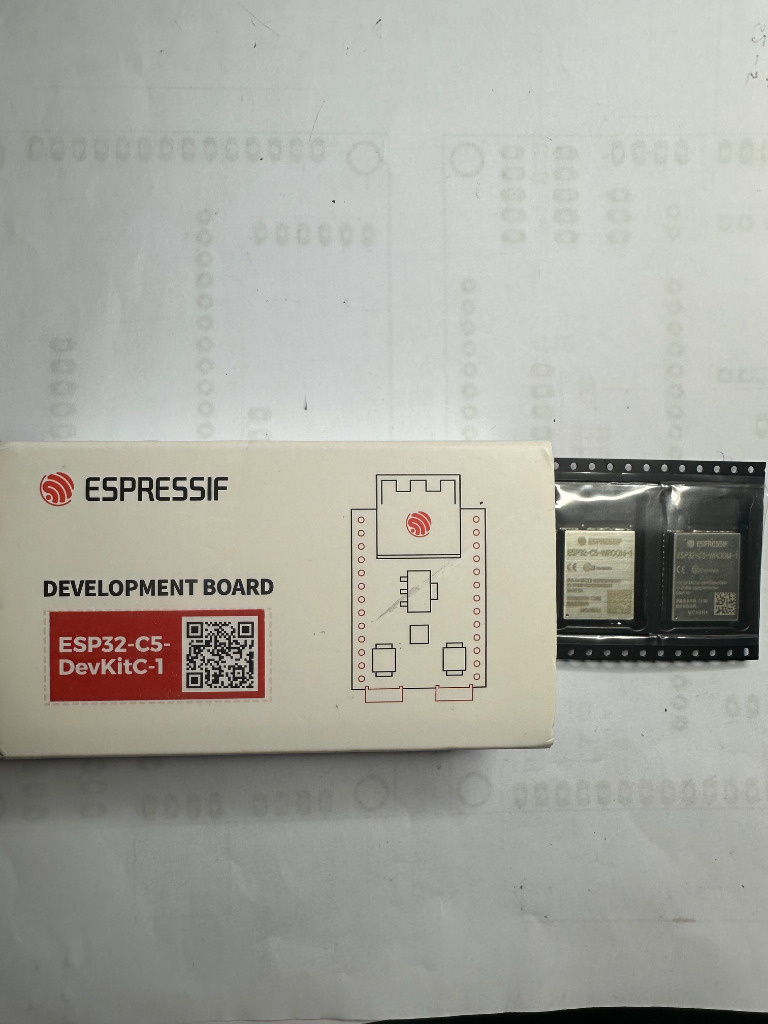ESP32-C5-DevKitC-1-N8R4 i modul ESP32-C5-N8R4 - 2