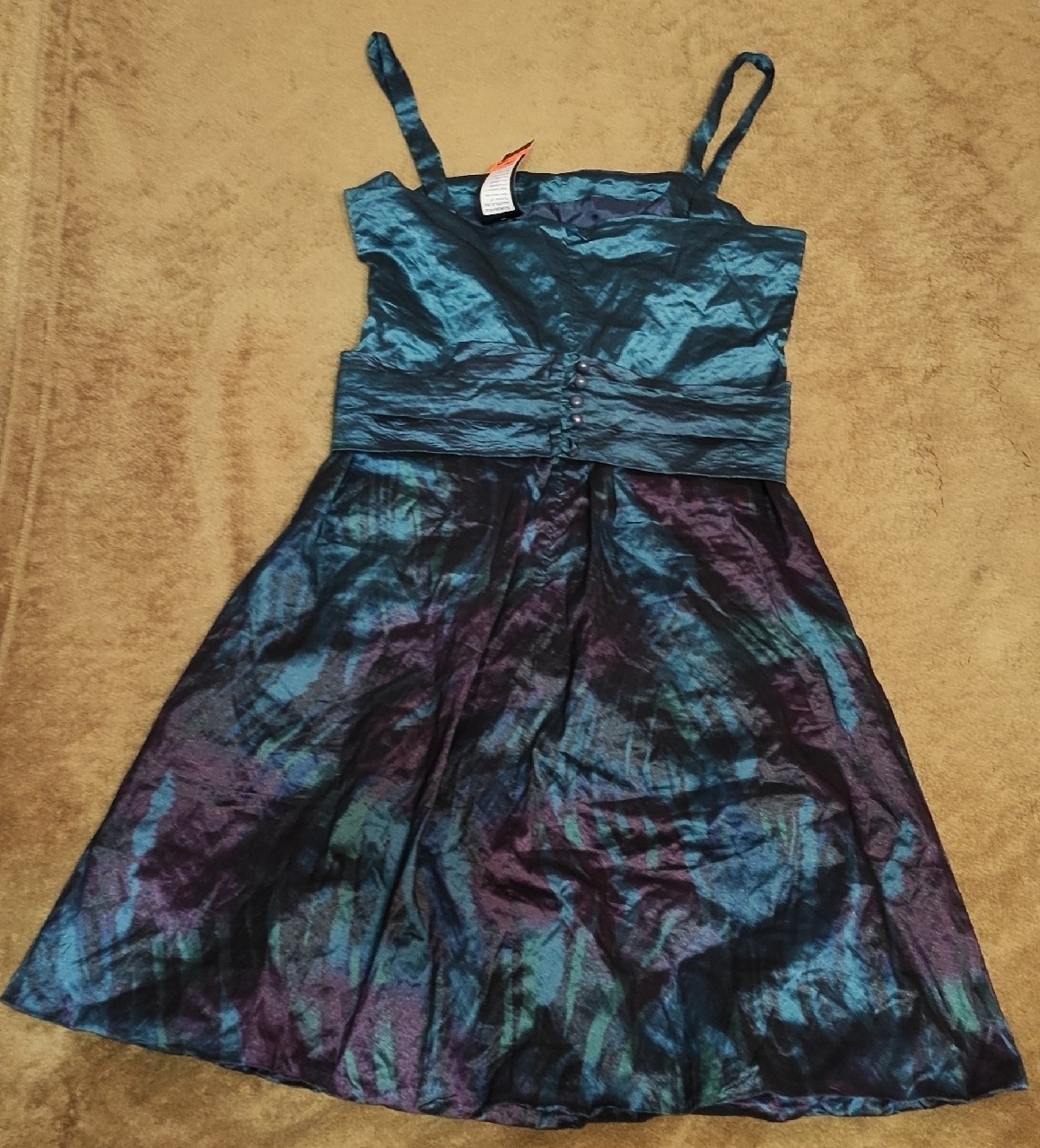 Sukienka typu bombka, z połyskującymi drobinkami metalu. - 2