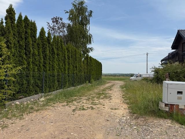 Udział 2/4 w nieruchomości niezabudowanej - 2