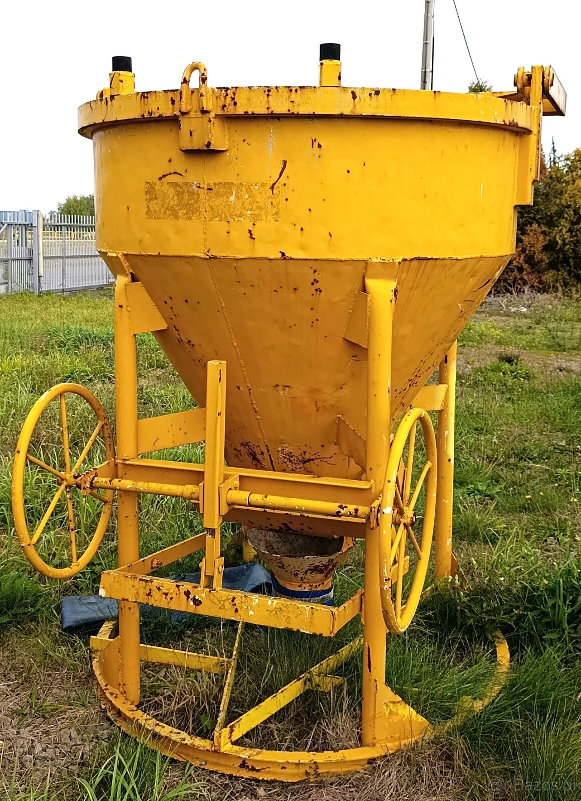 Pojemnik, zbiornik, kubeł do betonu 750 L - 2