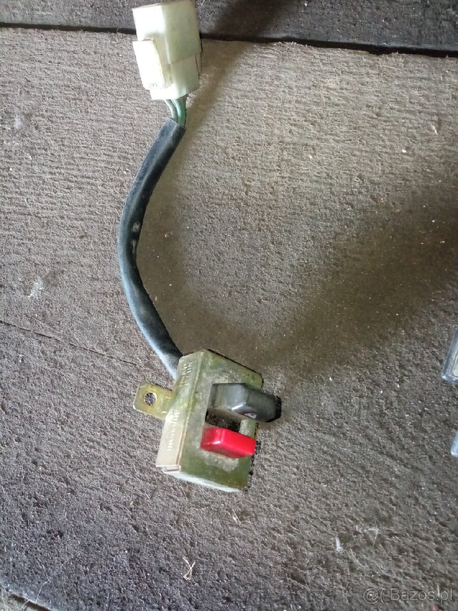 Przełącznik świateł awaryjnych Nissan Sunny hachback - 2