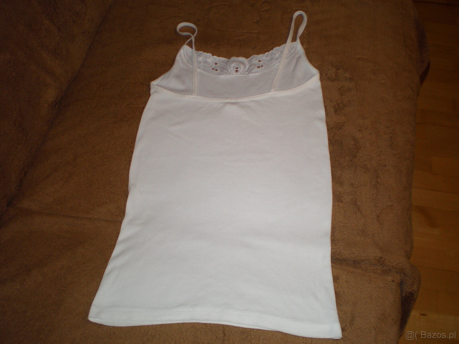 Podkoszulek damska wykonana z bawełny, w kolorze białym. - 2