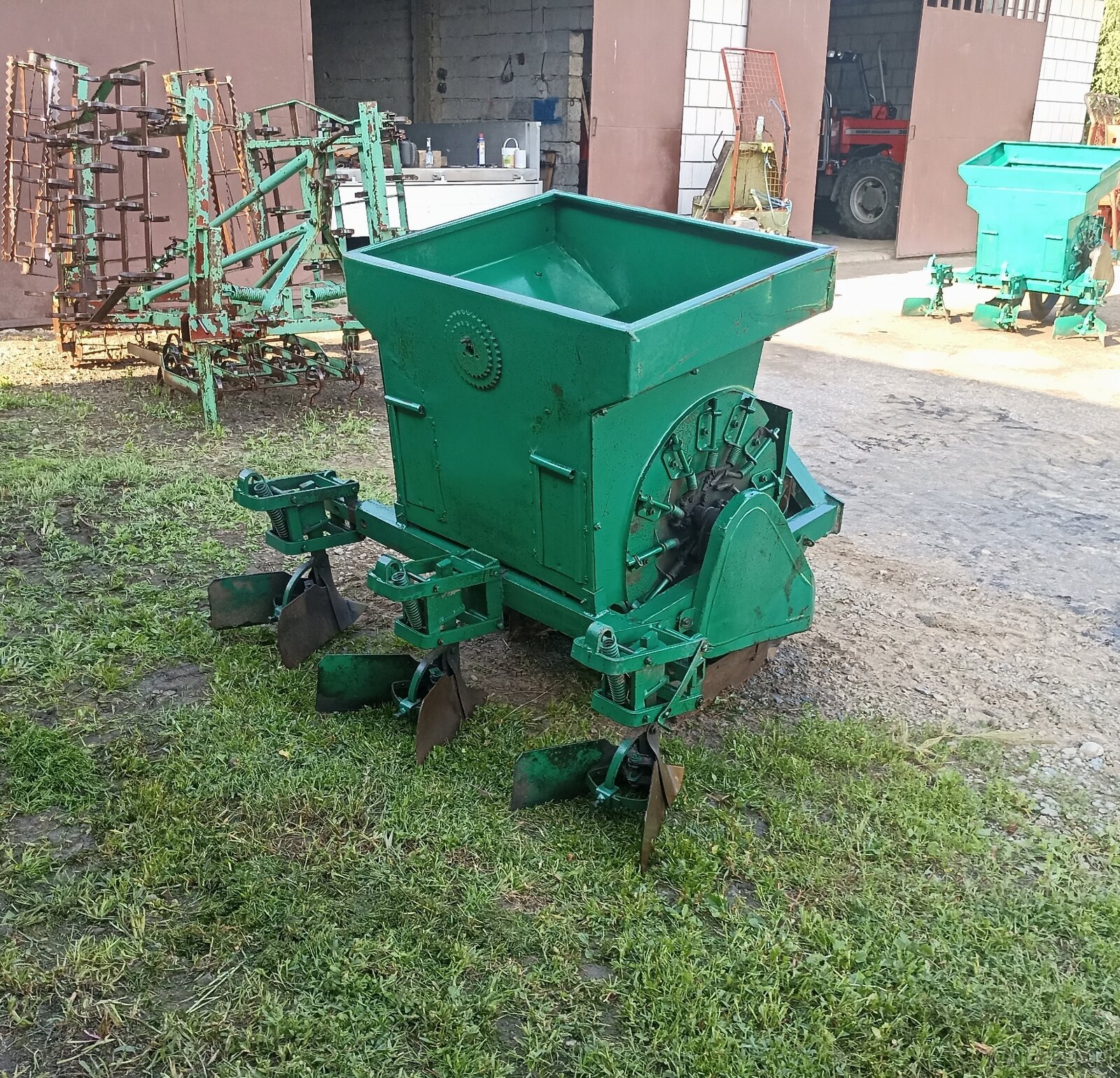 Sadzarka do ziemniaków dwurzędowa czeska Agrozet - 2