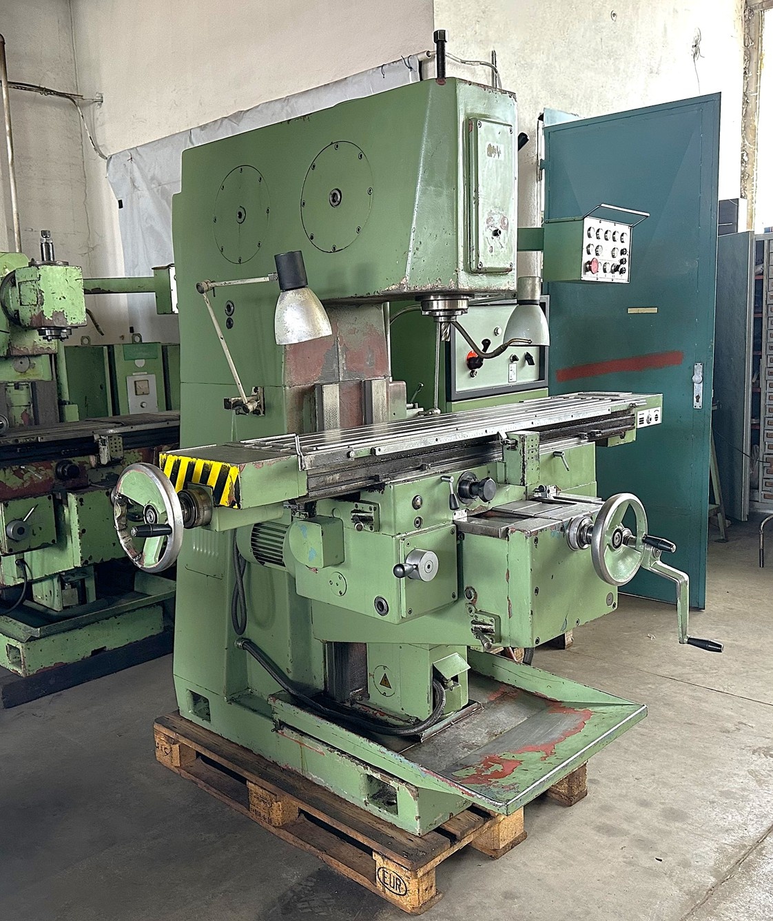 Frezarka pionowa konsolowa FVE 20 - 2