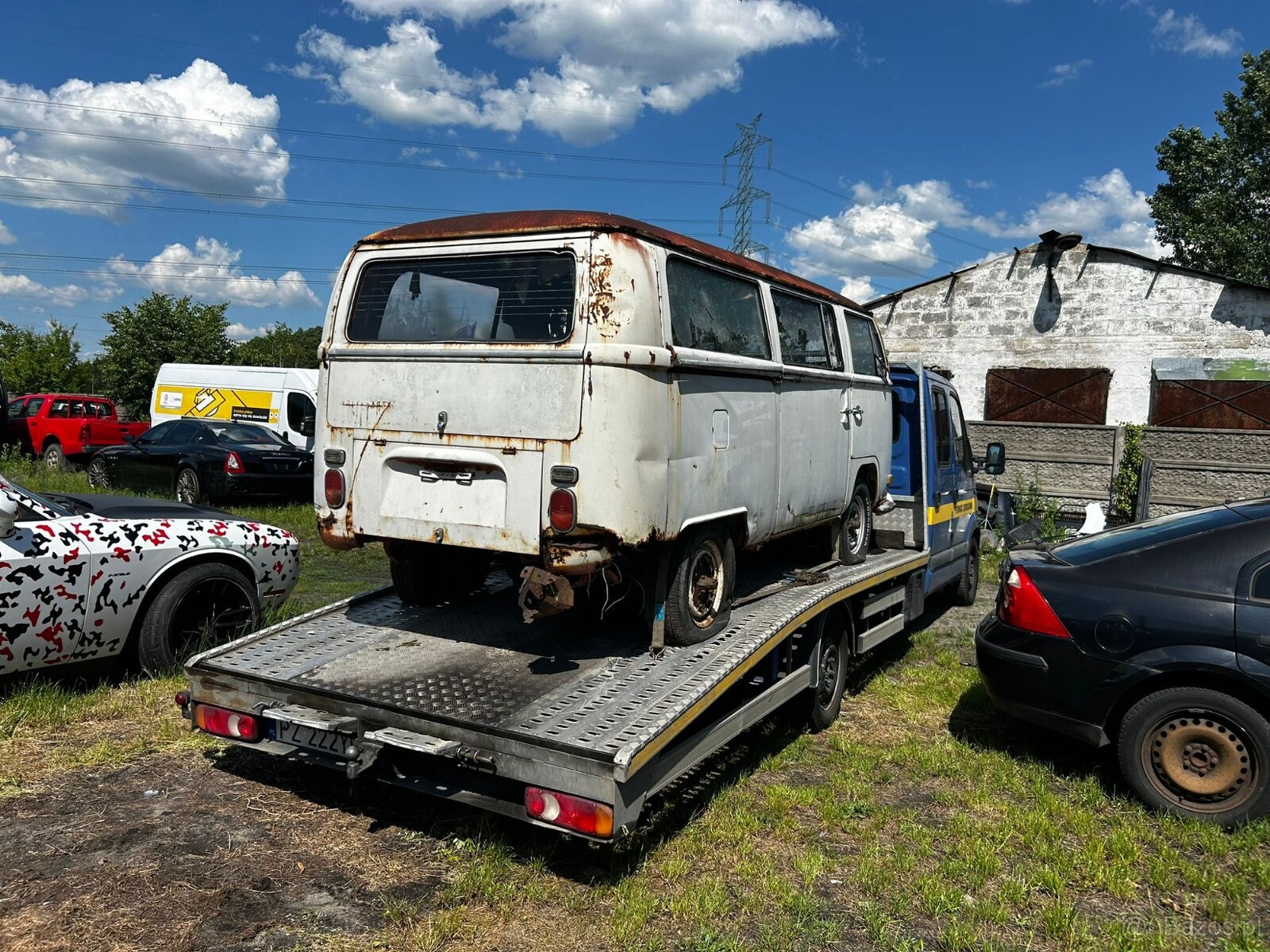 Volkswagen bus - 2