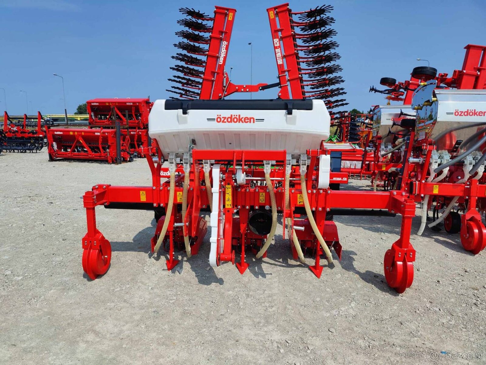 Glebogryzarka międzyrzedowa OZDOKEN z podsiew do truskawek - 2