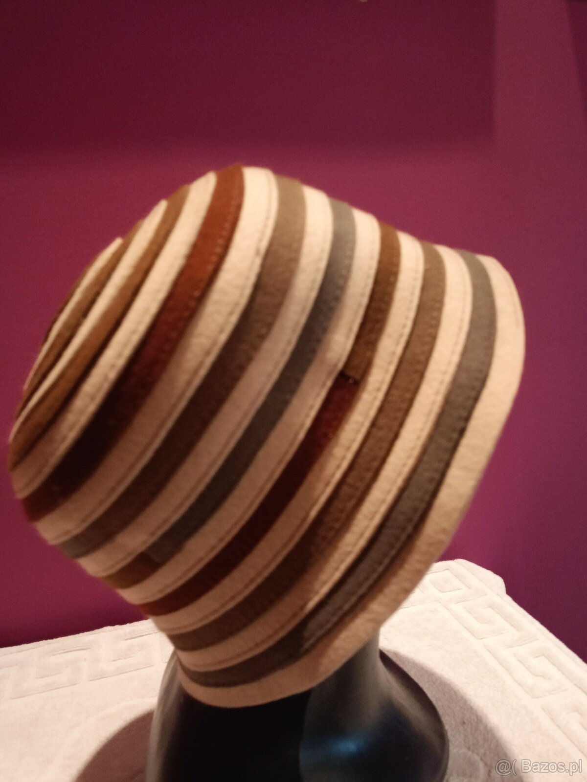 Kapelusz damski jesienno – zimowy typu bucket 100 % wełna. - 2