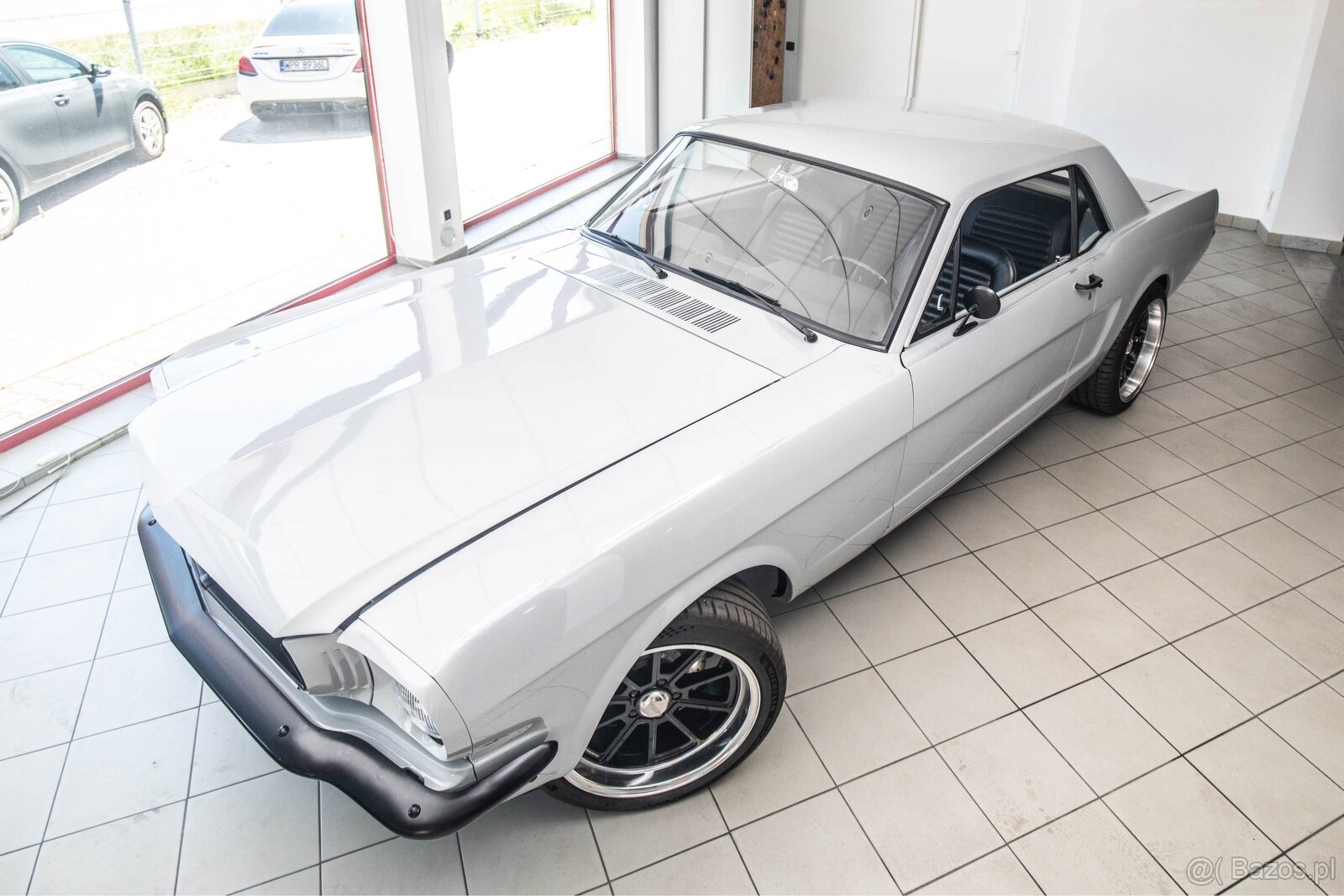 Ford mustang V8 1965 odrestaurowany od podstaw - 2
