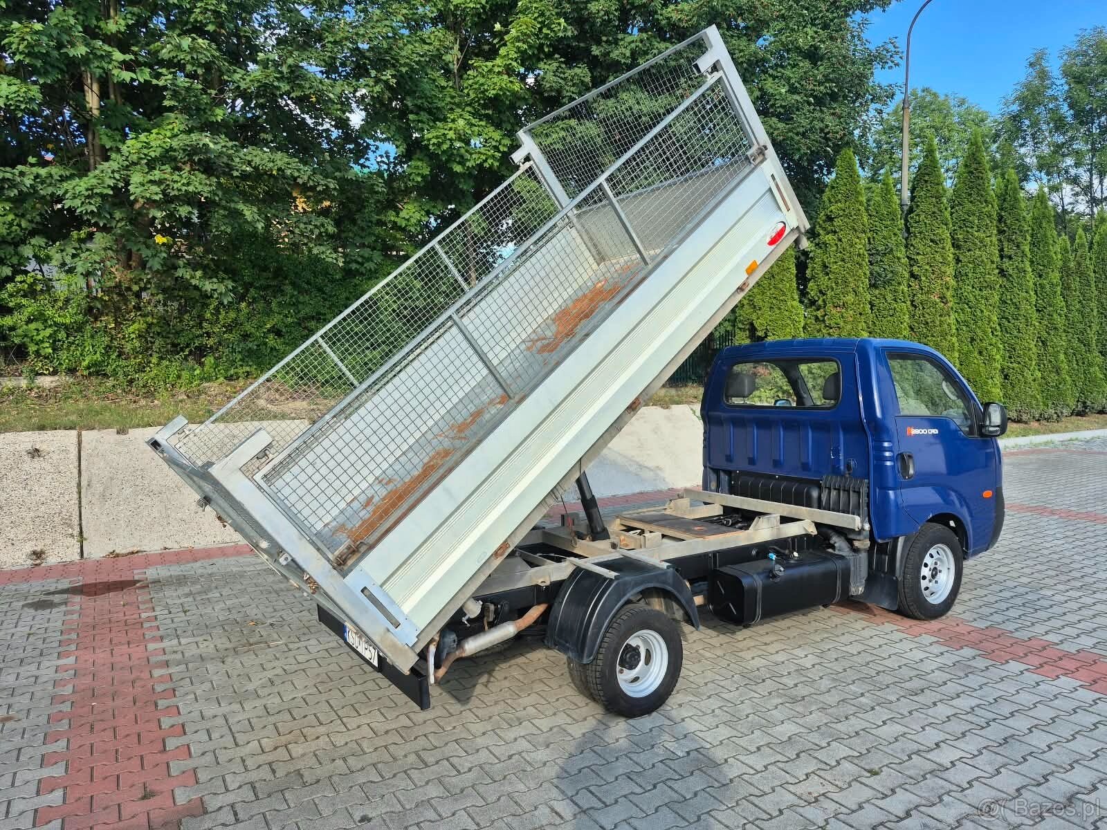SAMOCHÓD CIĘŻAROWY KIA - 2