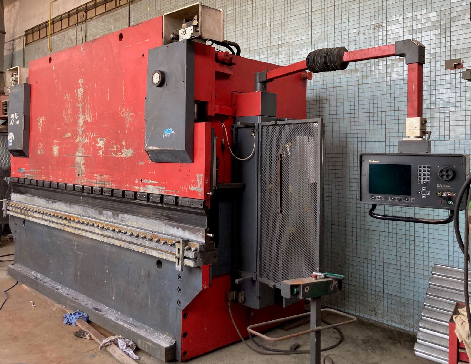 Prasa krawędziowa HOL 200/4050 - 2