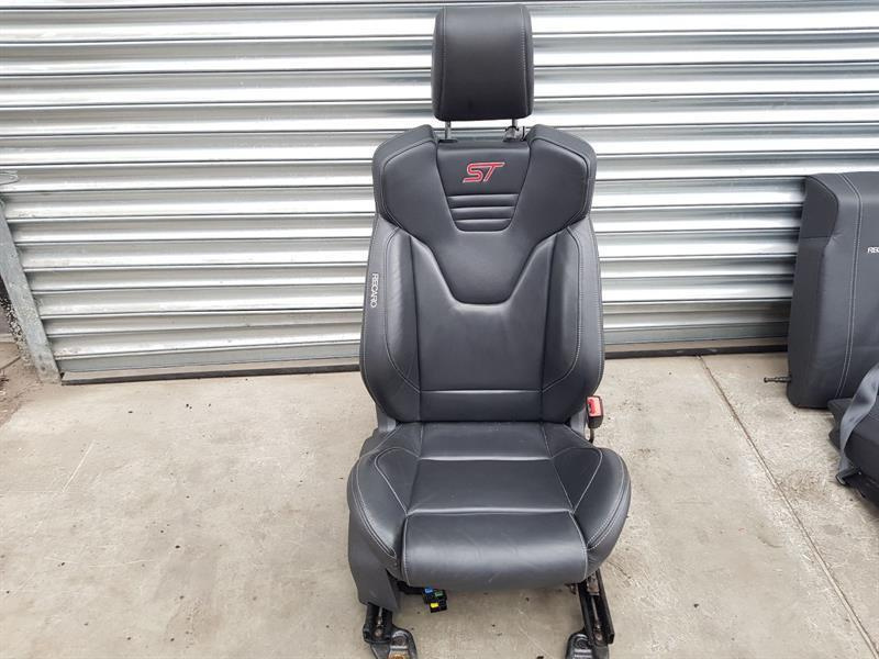 Kompletne wnętrze Forda Focusa ST MK3 Recaro - 2