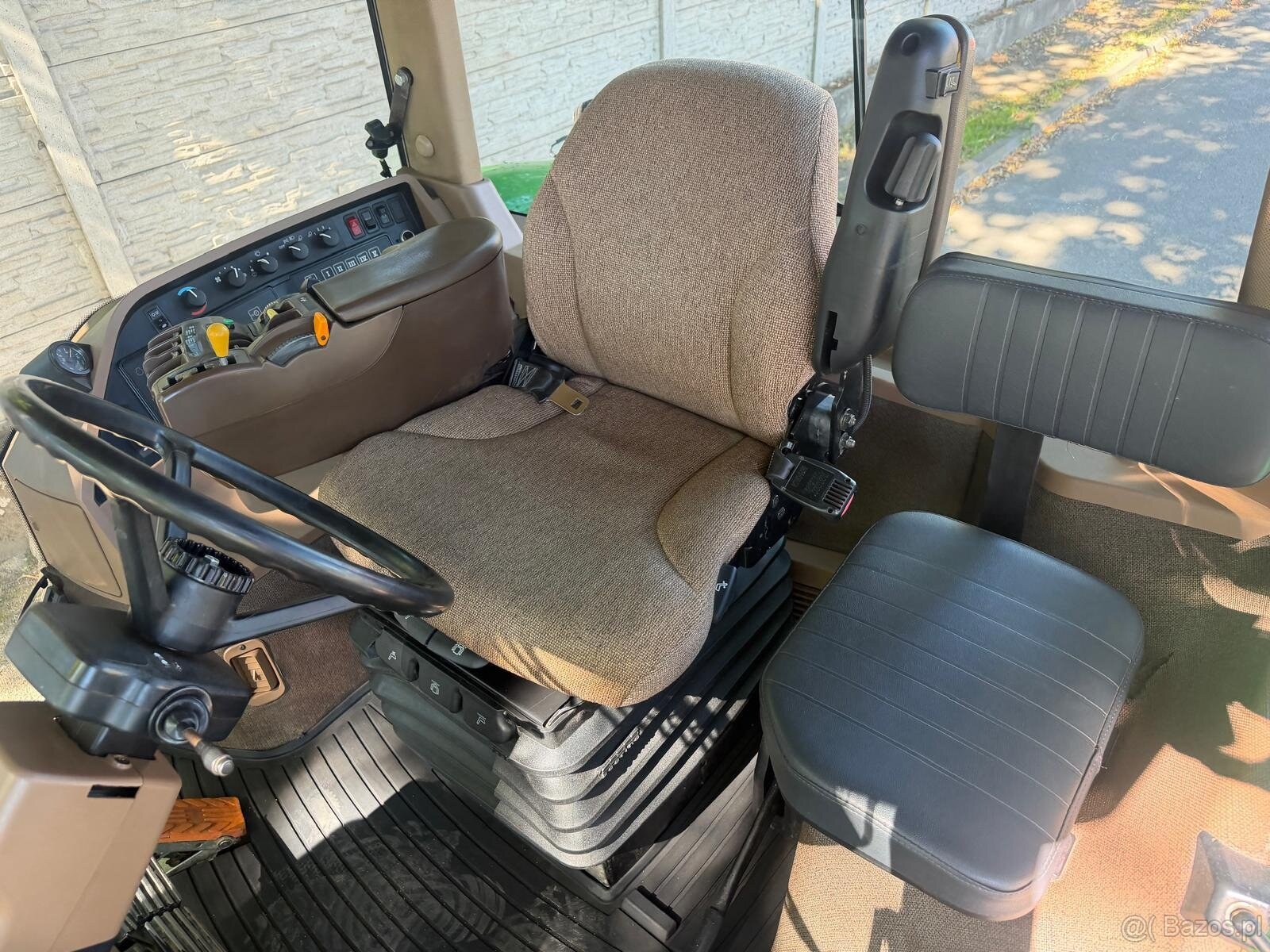 Ciągnik Rolniczy John Deere 8220 PowerShift rok prod. 2005 2 - 2
