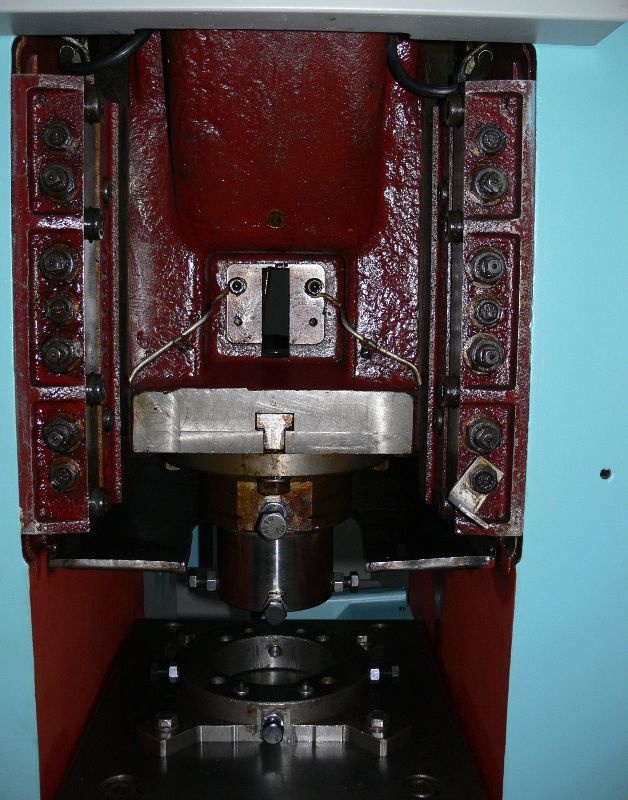 Prasa do tłoczenia łokci LLR 250 - 2