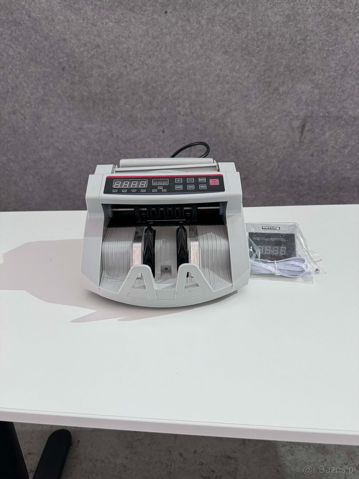 Syndyk sprzeda dwie liczarki i sejf meblowy - 2