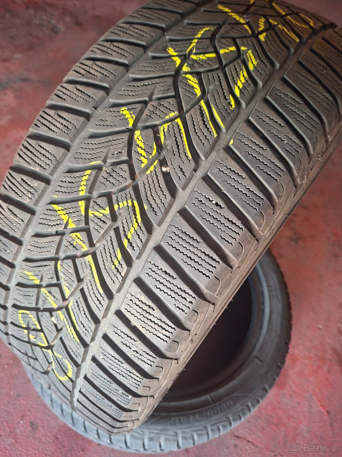 Opony 245/45/18 r 100 v GOODYEAR ULTRA GRIPS bieżnik ok 7 m - 2