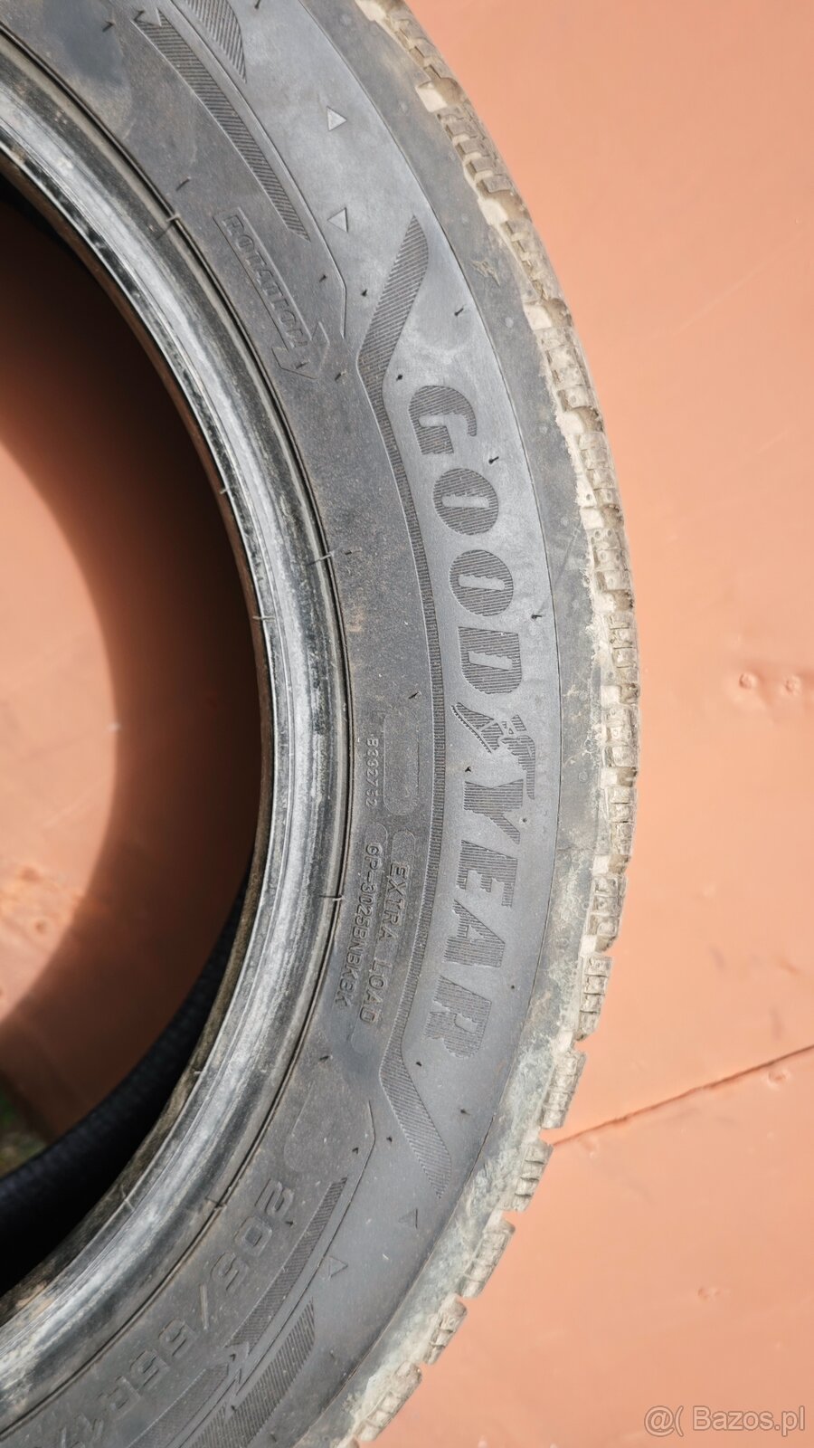 Opony zimowe Goodyear UltraGrip - 2