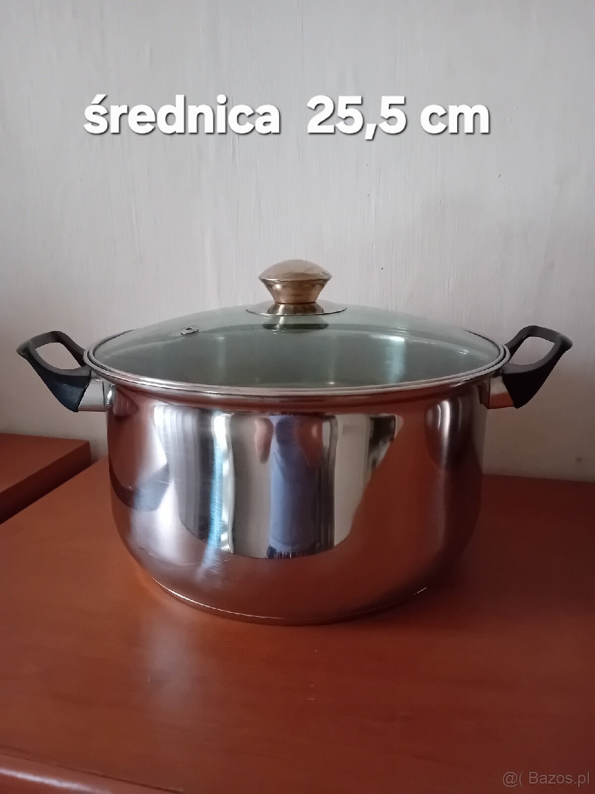 Zestaw różnych garnków oraz dodatki - 2