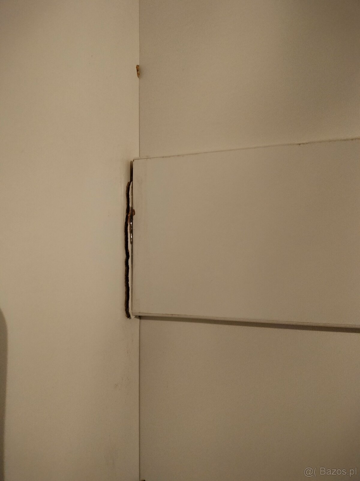 Półkotapczan pionowy biały - 2