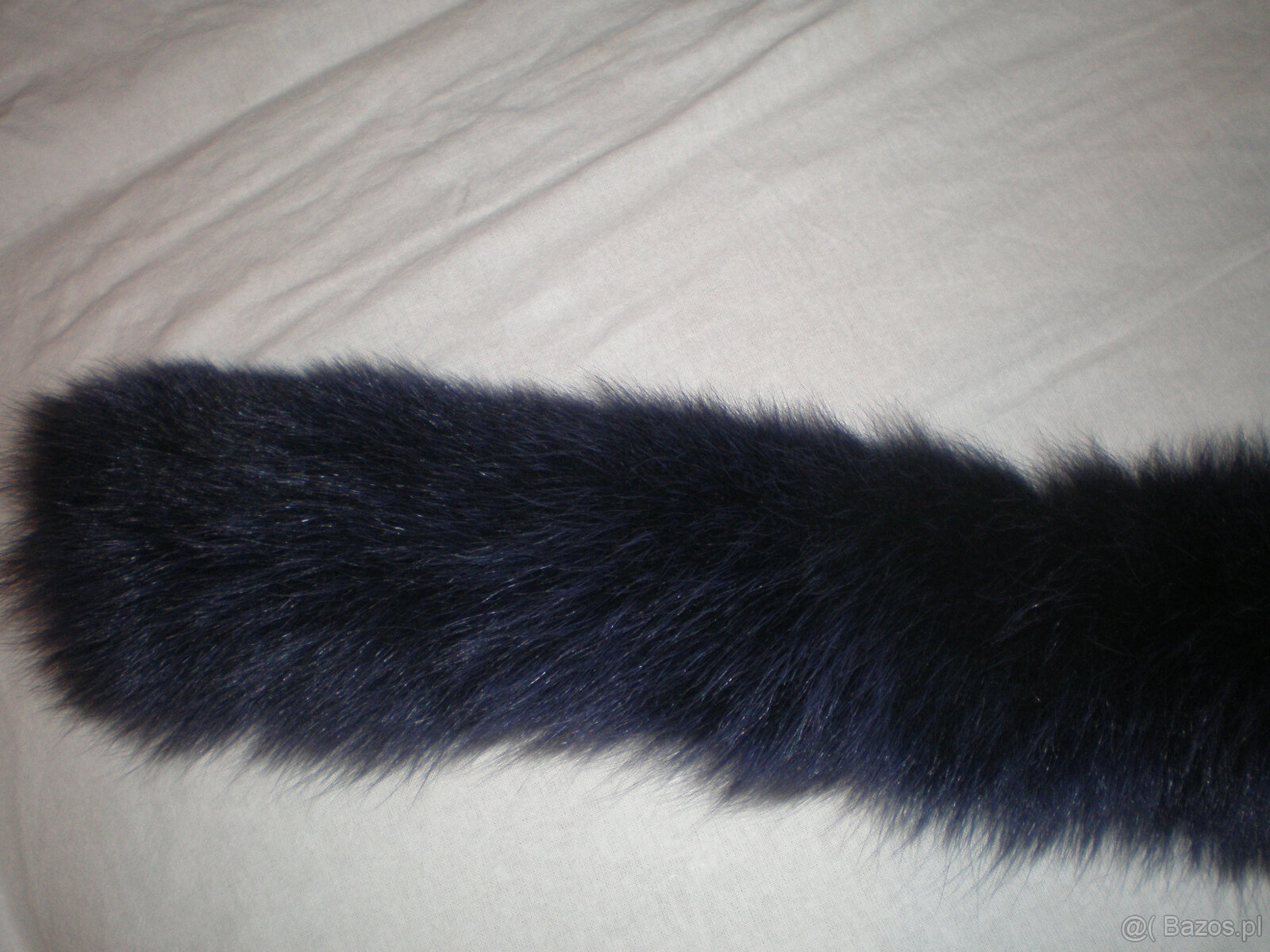 Sprzedam kołnierz koloru granatowego, długość 84 cm. - 2