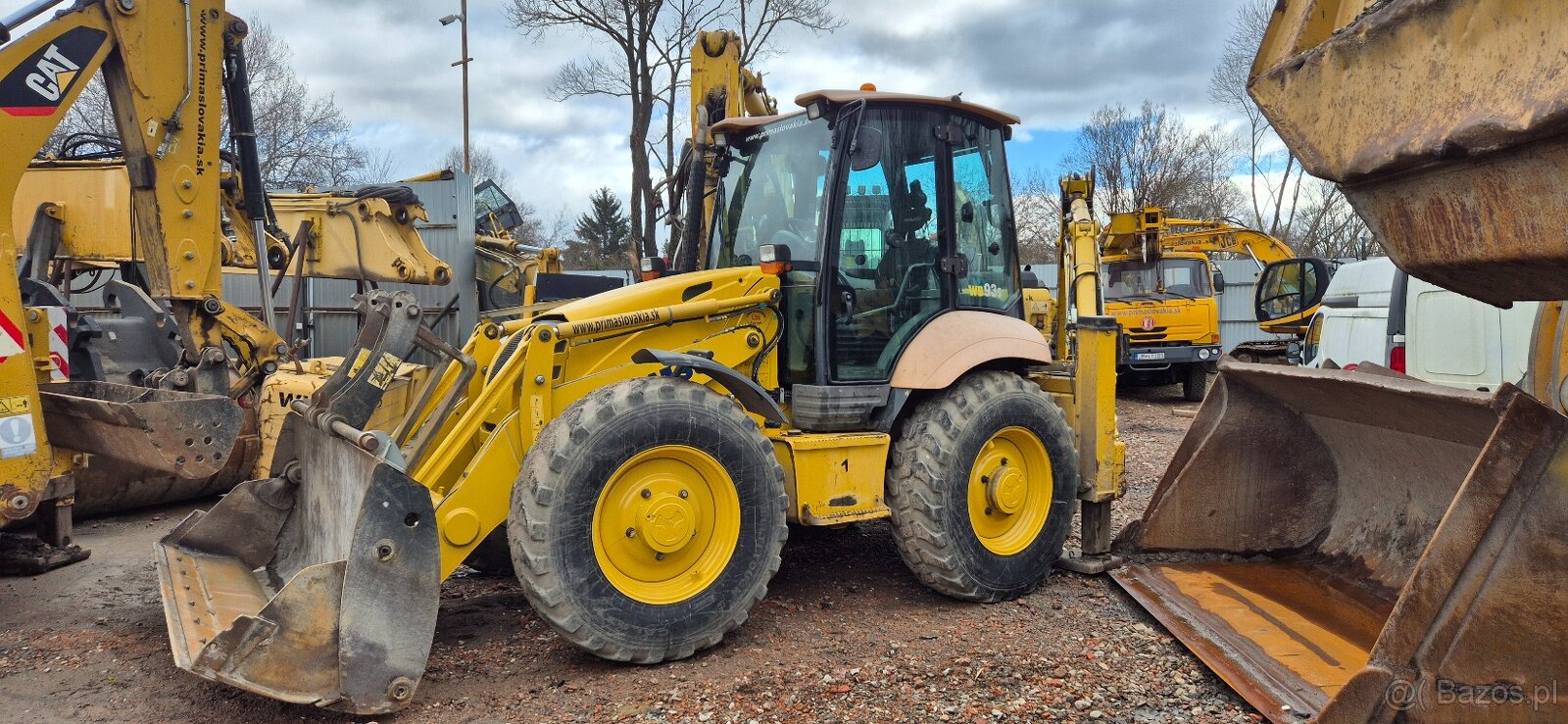 sprzedam Komatsu WB 93 S - 2