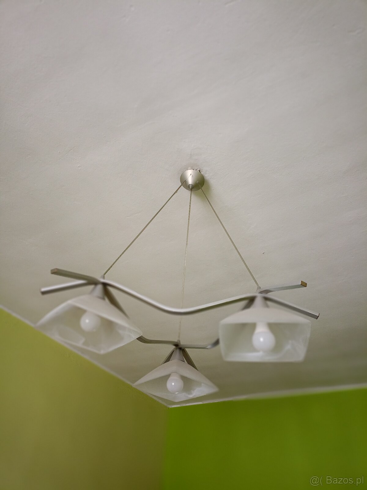 Nowoczesna lampa sufitowa (żyrandol) z 3 kloszami. - 2