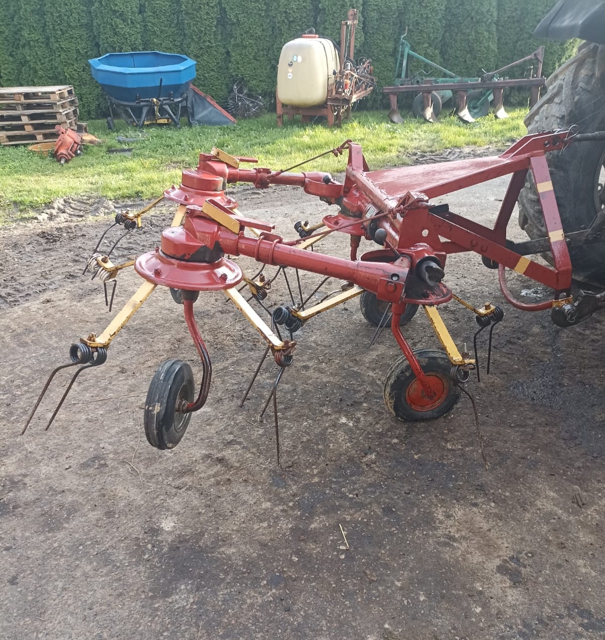 Przetrząsacz przewracarka karuzelowa zawieszana Deutz-Fahr K - 2