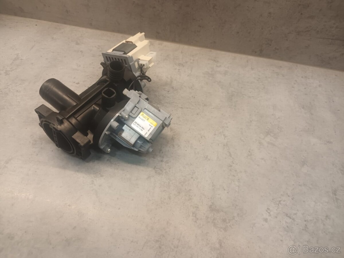 Pompa z pralki Whirlpool FSCR 10432 - 2