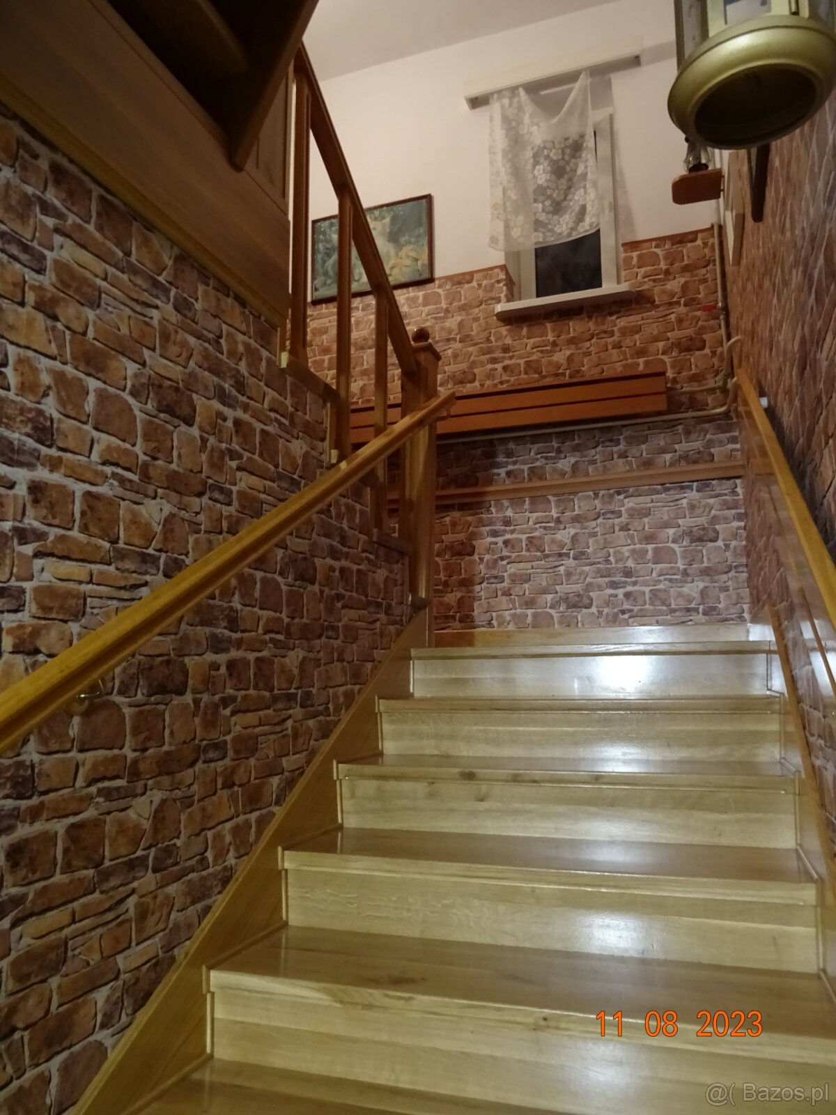 Dom wśród zieleni przy lesie - 2