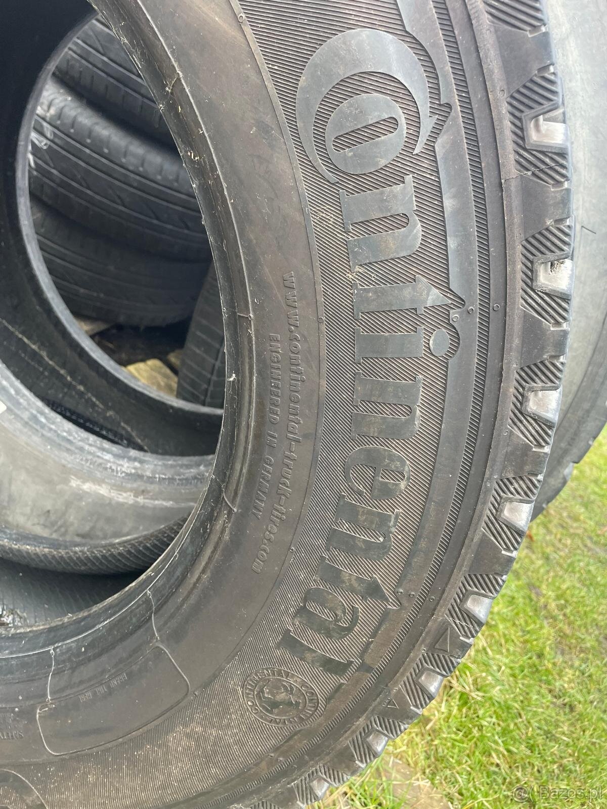 sprzedam opony 275/70/r22,5 CONTINETAL M+S bieżnik ok 18 mm - 2