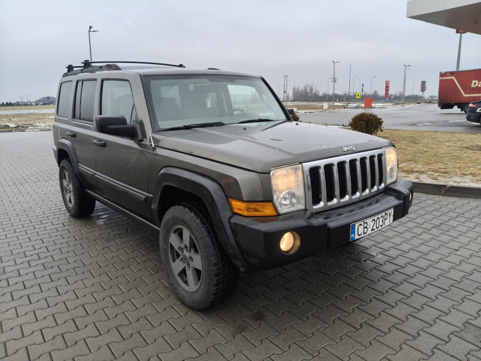 JEEP COMMANDER 4.7 BENZYNA 7-OSOBOWY 4X4 OKAZJA - 2